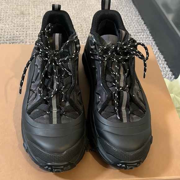 authentic Burberry low top Arthur sneakers Men - Picture 2 of 8